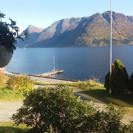 Fjord Land Grimo